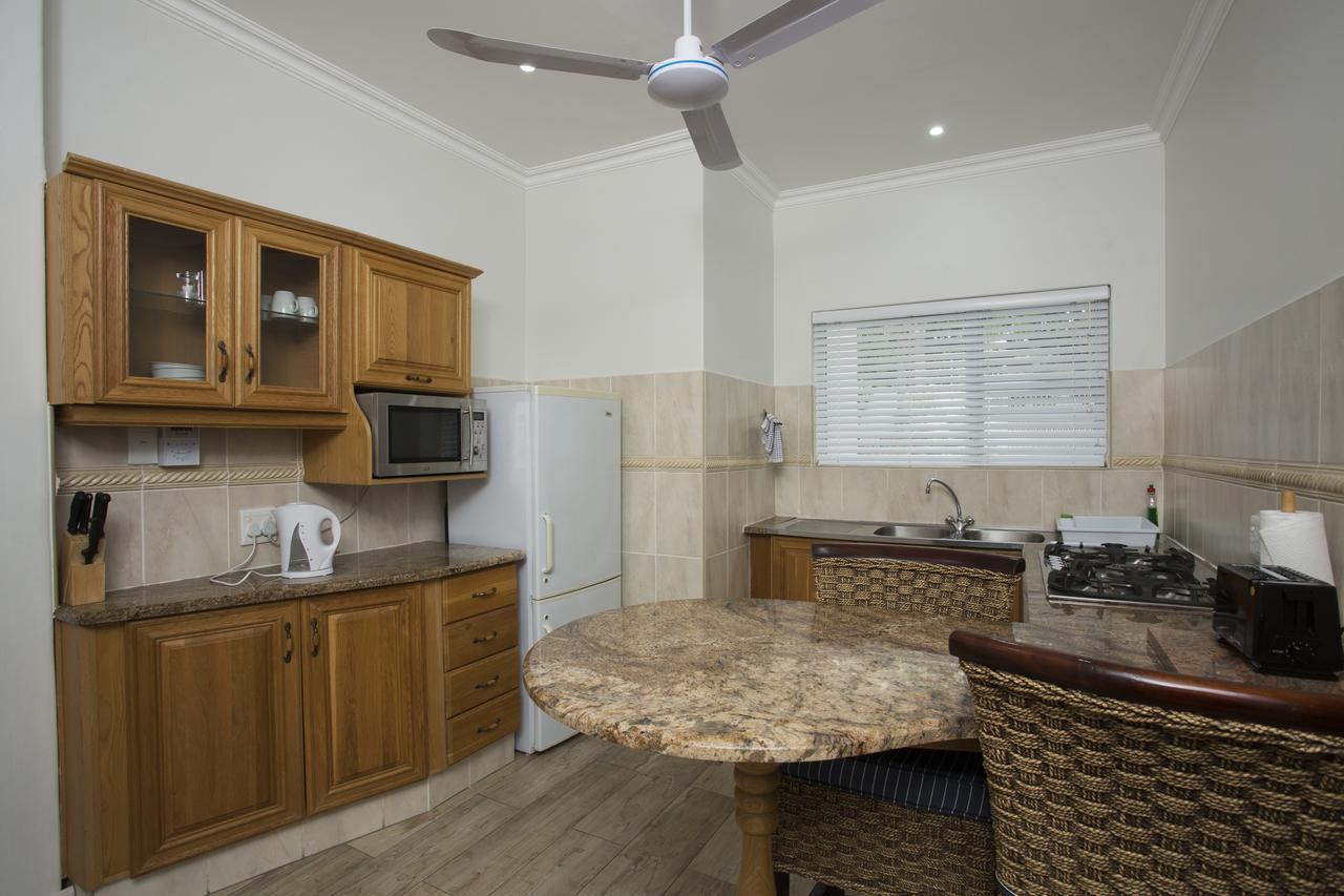 Ocean Hideaway Bed And Breakfast Amanzimtoti Buitenkant foto