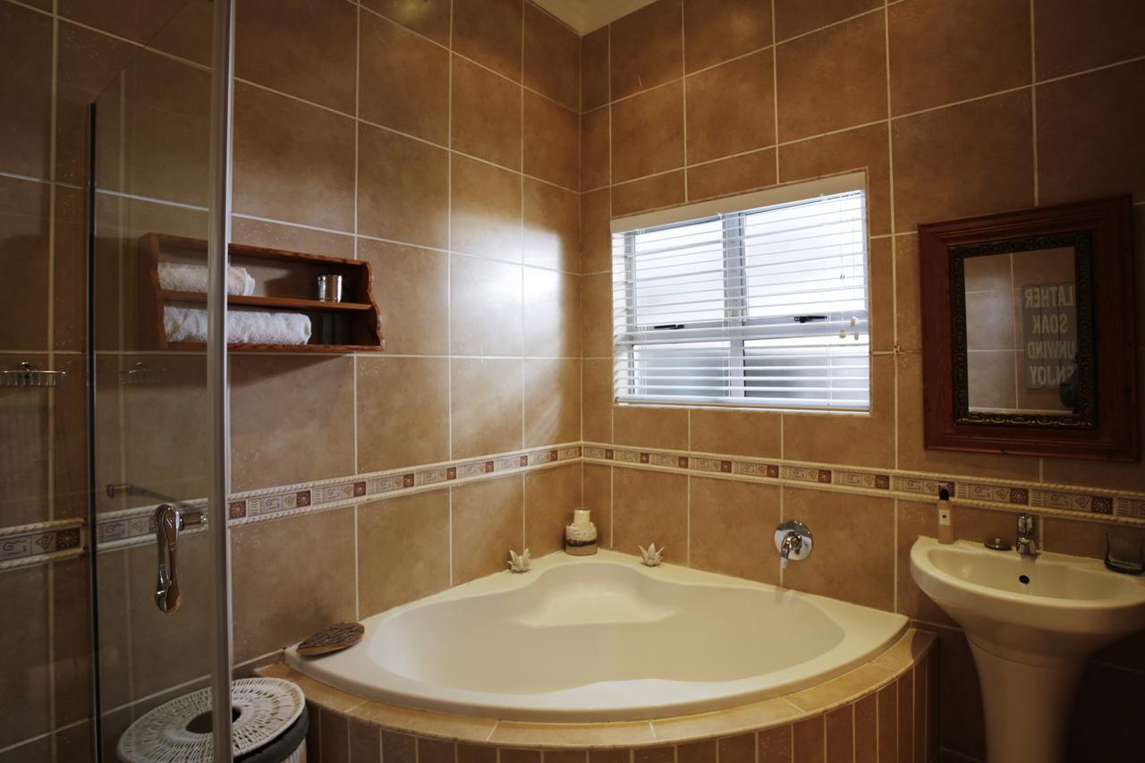 Ocean Hideaway Bed And Breakfast Amanzimtoti Buitenkant foto