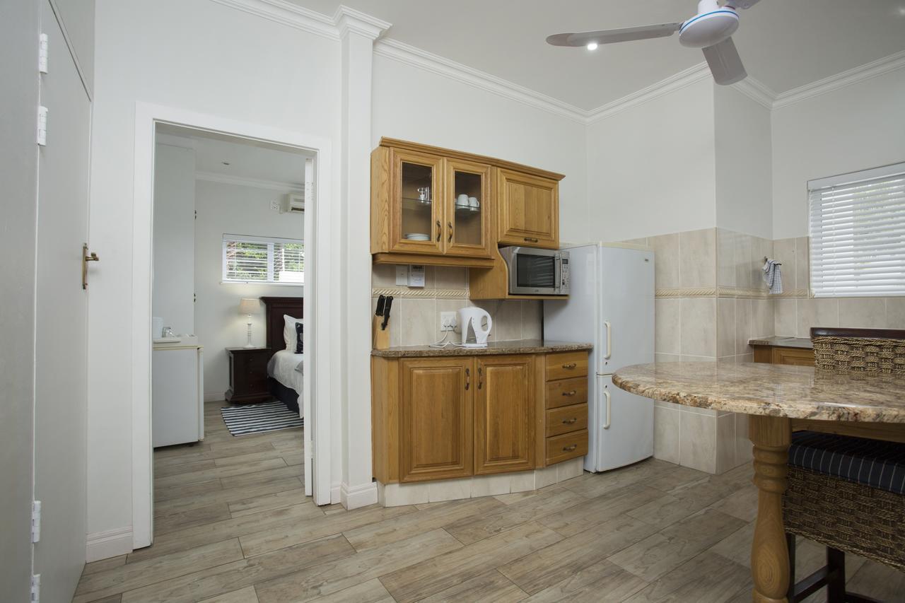 Ocean Hideaway Bed And Breakfast Amanzimtoti Buitenkant foto